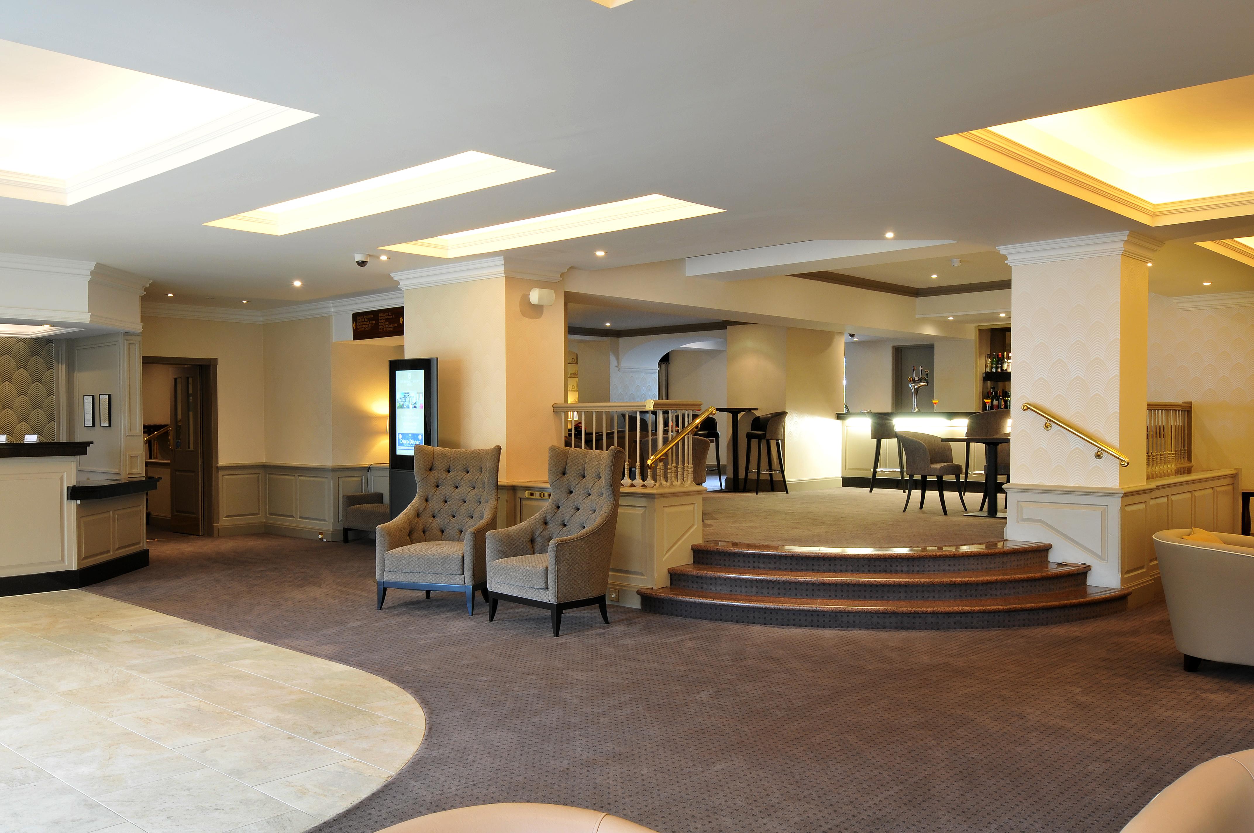 Bromley Court Hotel London Exterior foto