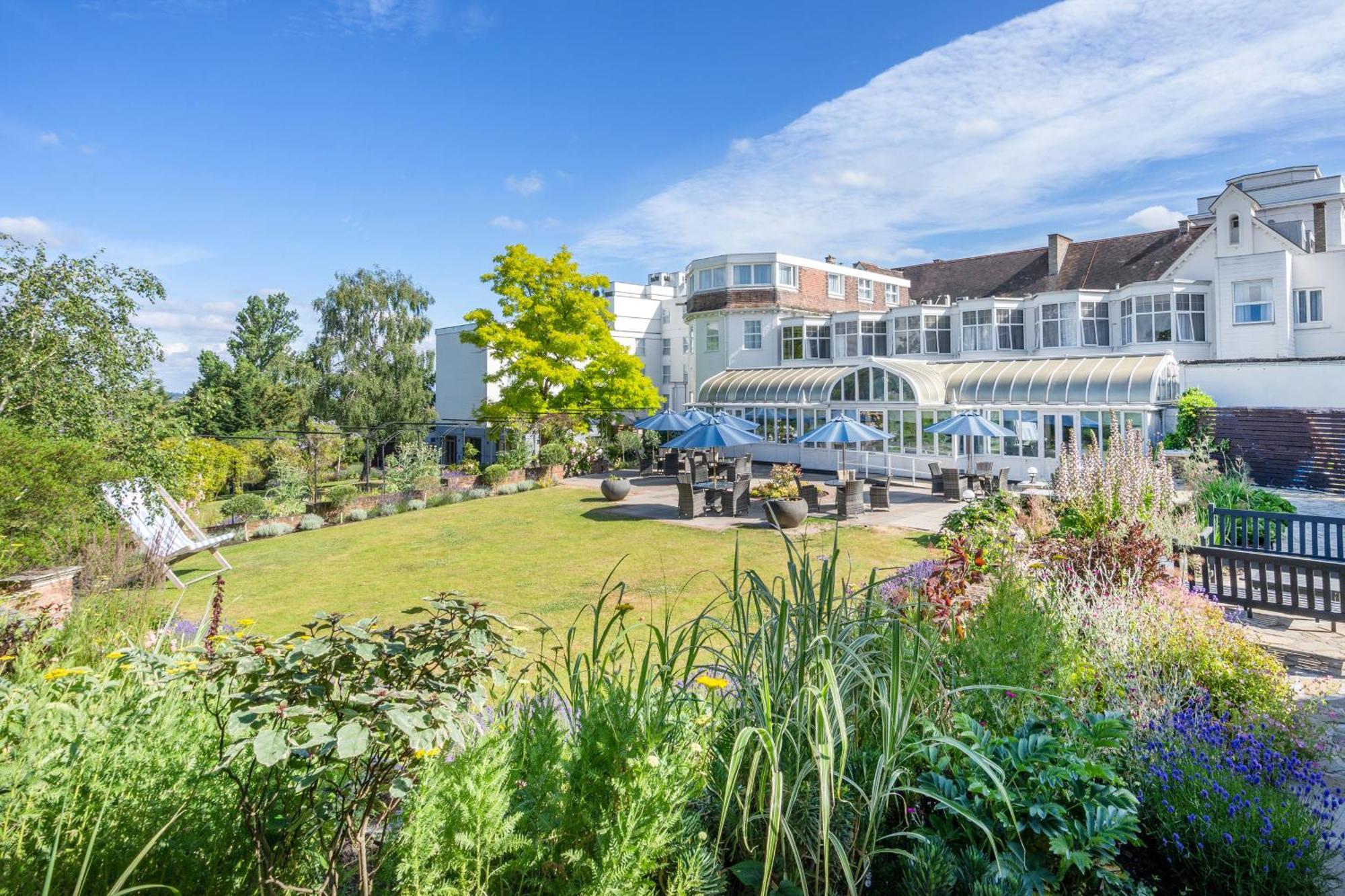 Bromley Court Hotel London Exterior foto